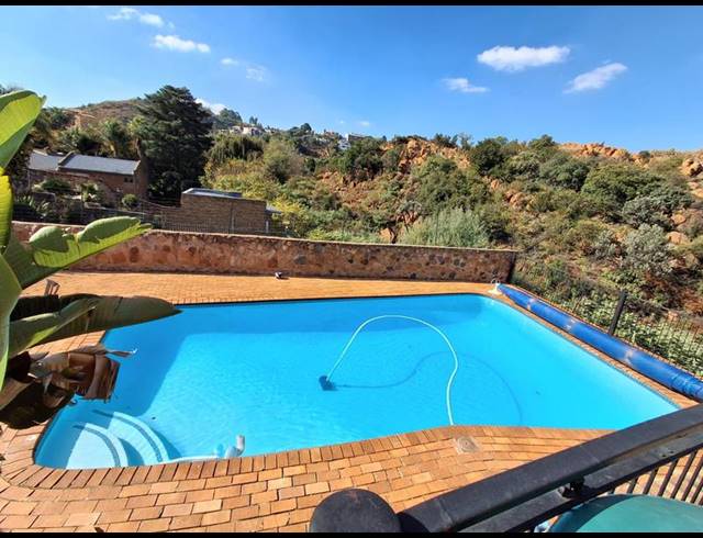 3 BEDROOM HOUSE FOR SALE IN OAKDENE